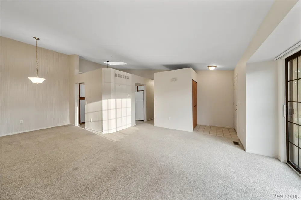 2101 VINE WAY #90 Canton Charter Township, MI 48188