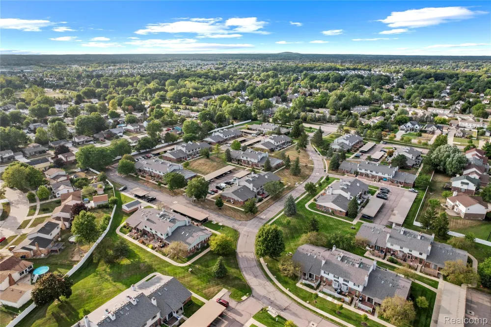 2101 VINE WAY #90 Canton Charter Township, MI 48188