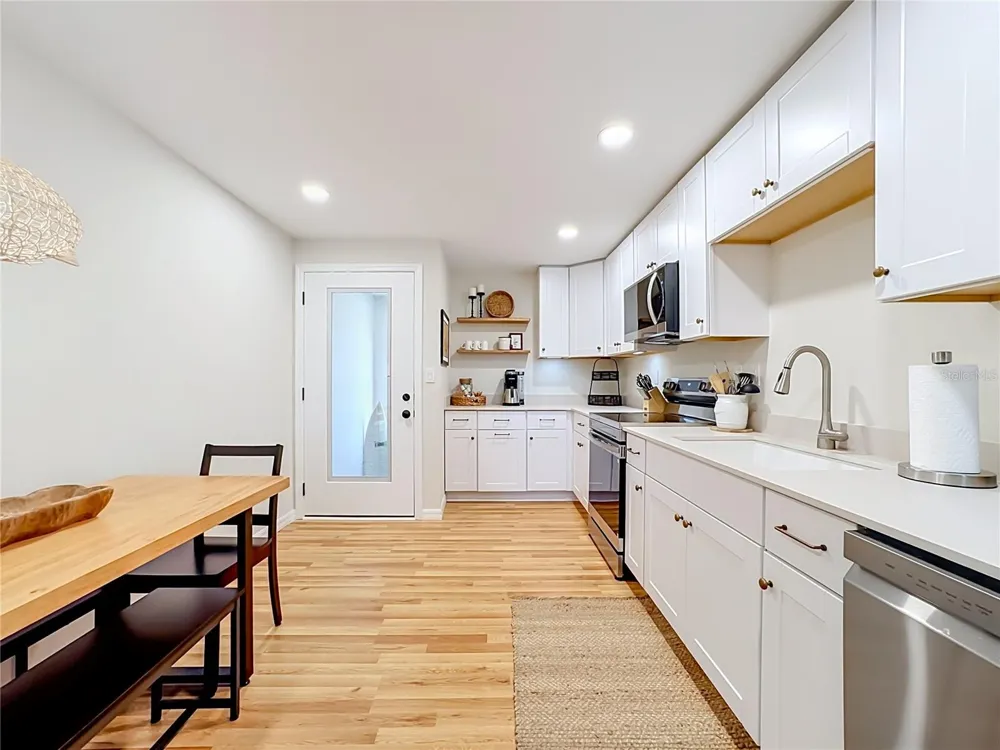 202 PEACOCK  UNIT B LANE #B Holmes Beach, FL 34217