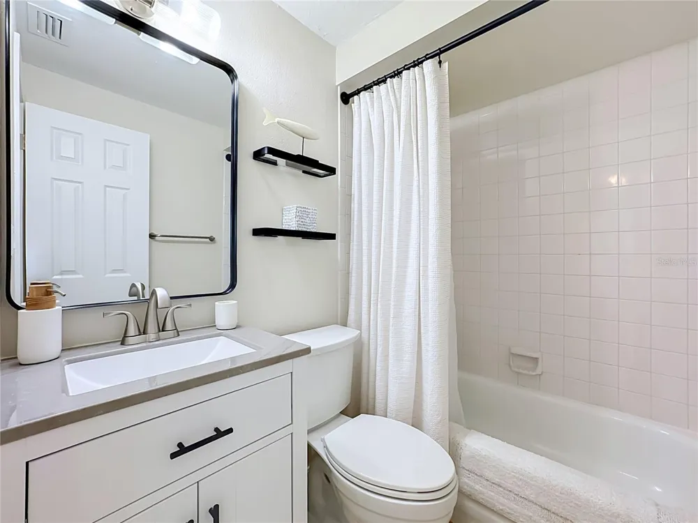 202 PEACOCK  UNIT B LANE #B Holmes Beach, FL 34217