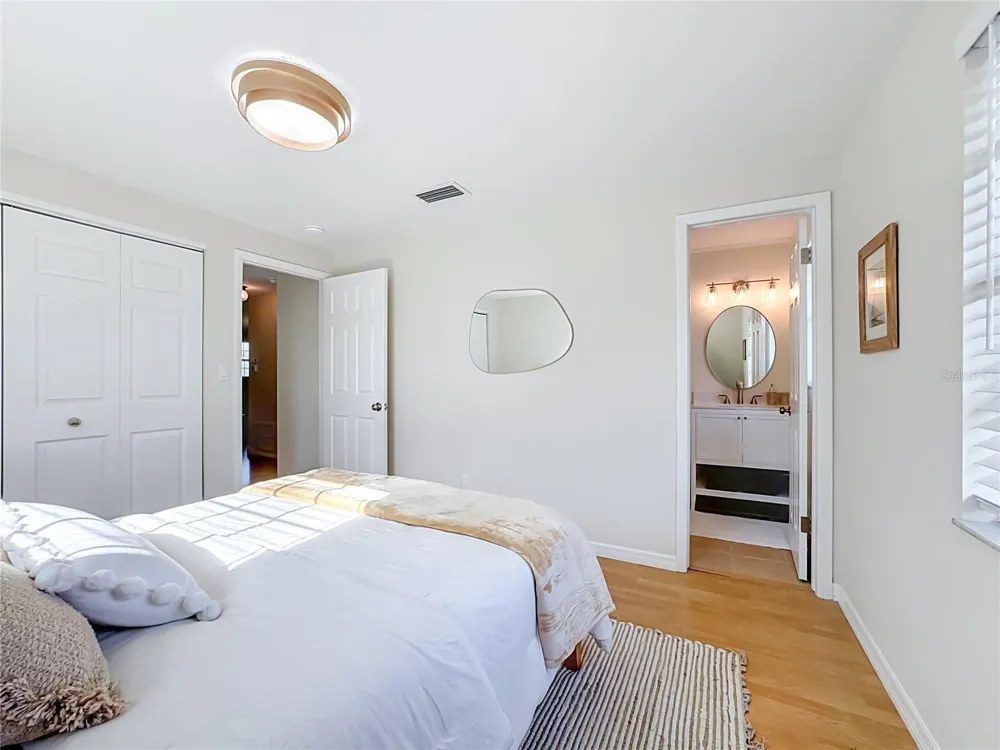 202 PEACOCK  UNIT B LANE #B Holmes Beach, FL 34217