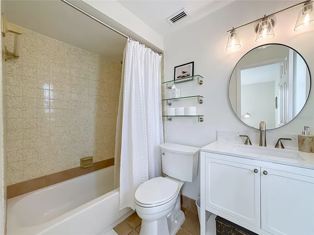 202 PEACOCK  UNIT B LANE #B Holmes Beach, FL 34217