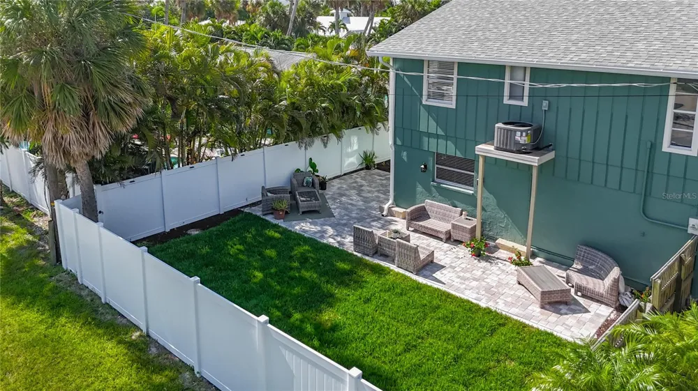 202 PEACOCK  UNIT B LANE #B Holmes Beach, FL 34217