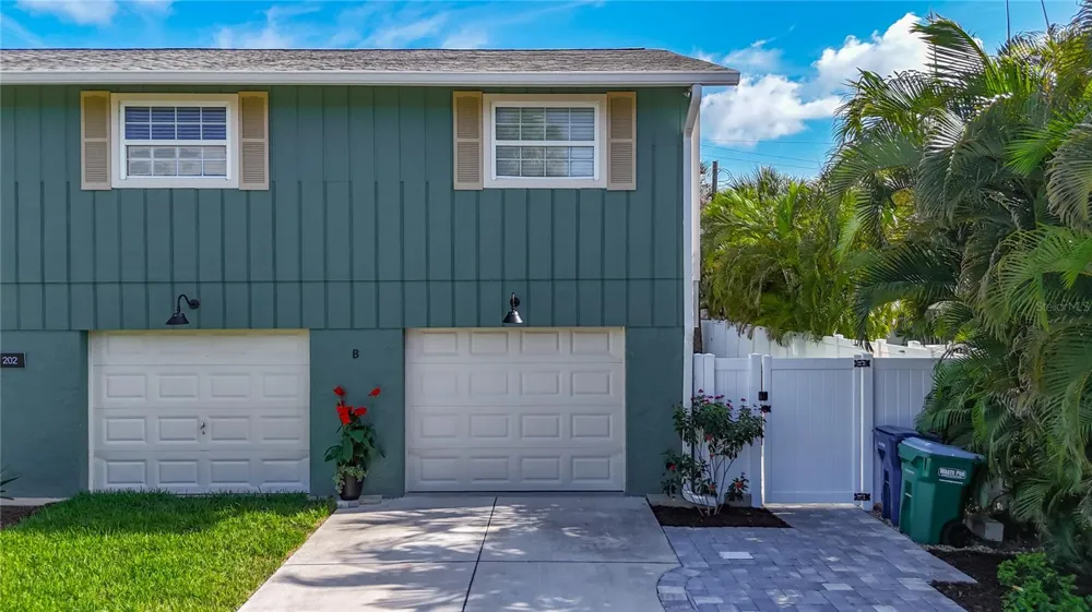 202 PEACOCK  UNIT B LANE #B Holmes Beach, FL 34217