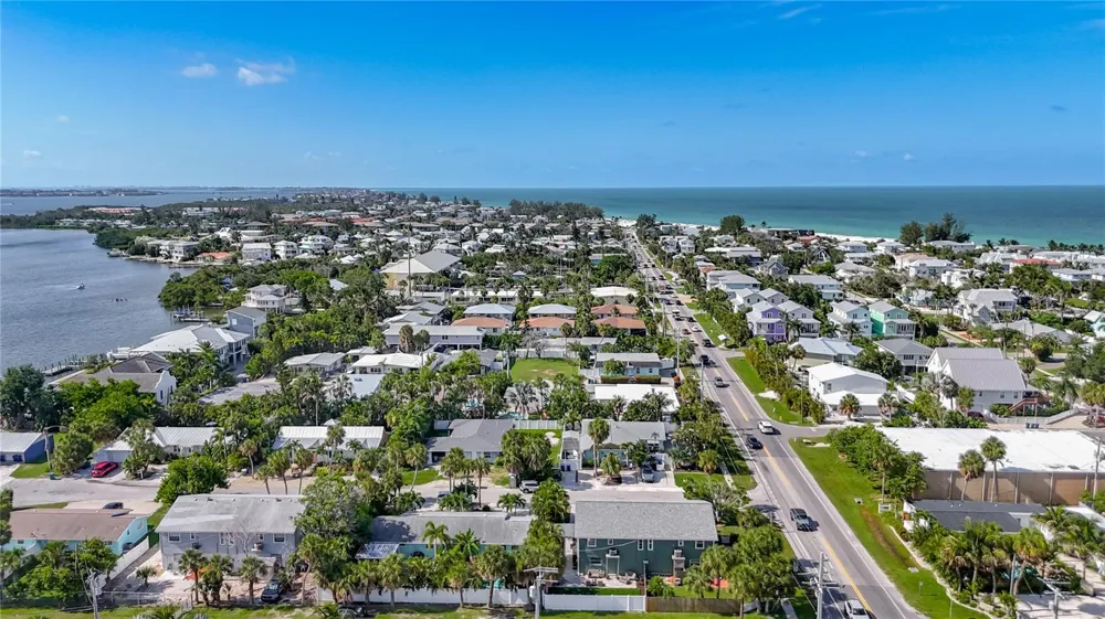 202 PEACOCK  UNIT B LANE #B Holmes Beach, FL 34217