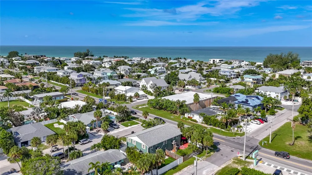 202 PEACOCK  UNIT B LANE #B Holmes Beach, FL 34217