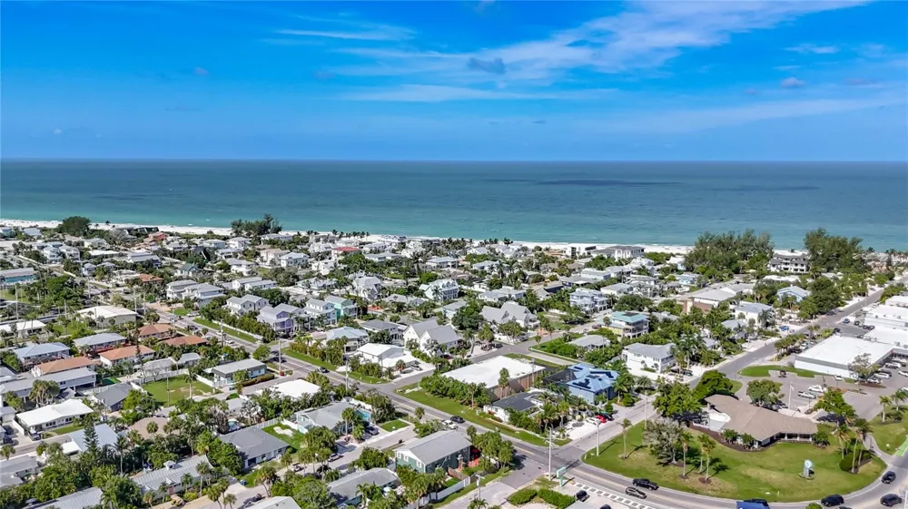 202 PEACOCK  UNIT B LANE #B Holmes Beach, FL 34217