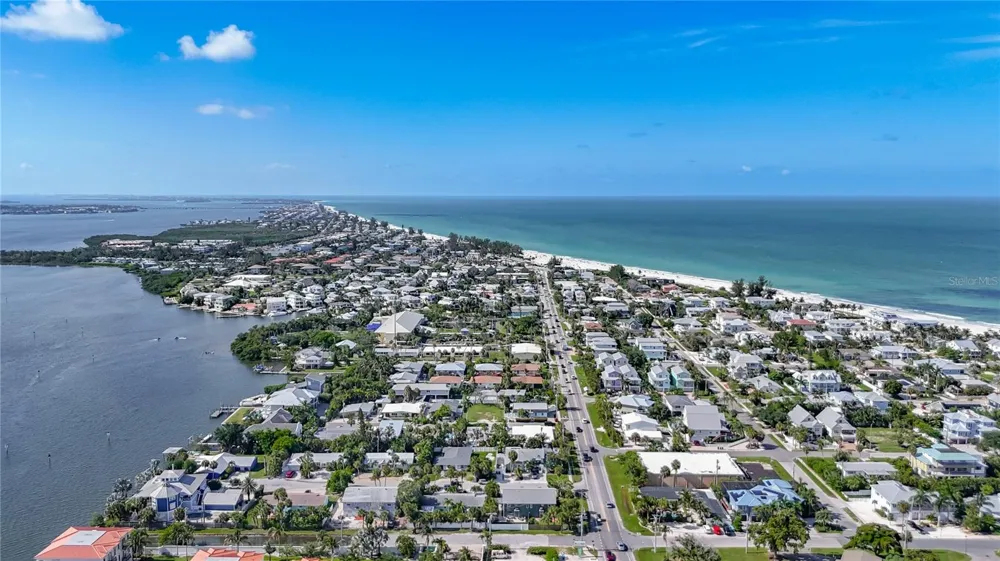 202 PEACOCK  UNIT B LANE #B Holmes Beach, FL 34217