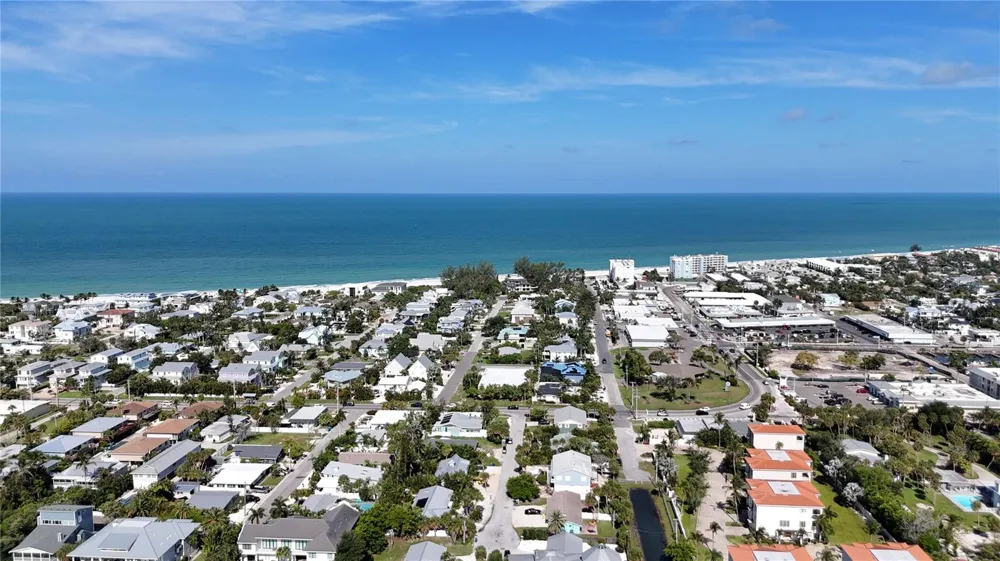 202 PEACOCK  UNIT B LANE #B Holmes Beach, FL 34217