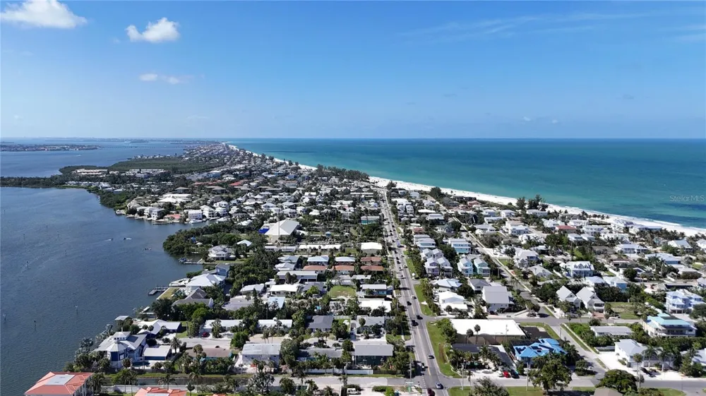 202 PEACOCK  UNIT B LANE #B Holmes Beach, FL 34217