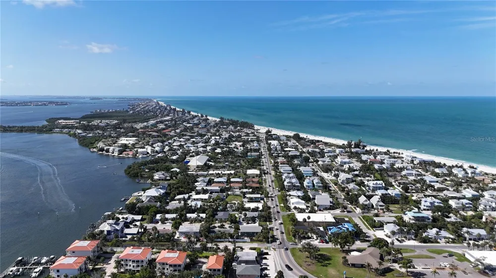 202 PEACOCK  UNIT B LANE #B Holmes Beach, FL 34217