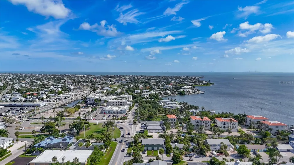 202 PEACOCK  UNIT B LANE #B Holmes Beach, FL 34217