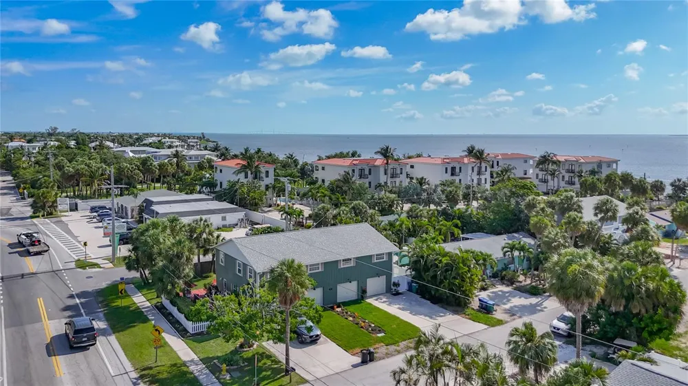 202 PEACOCK  UNIT B LANE #B Holmes Beach, FL 34217