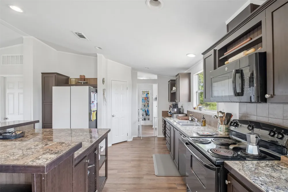 258 Pathfinders Way Smithville, TX 78957