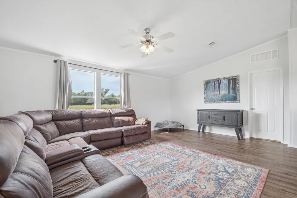 258 Pathfinders Way Smithville, TX 78957