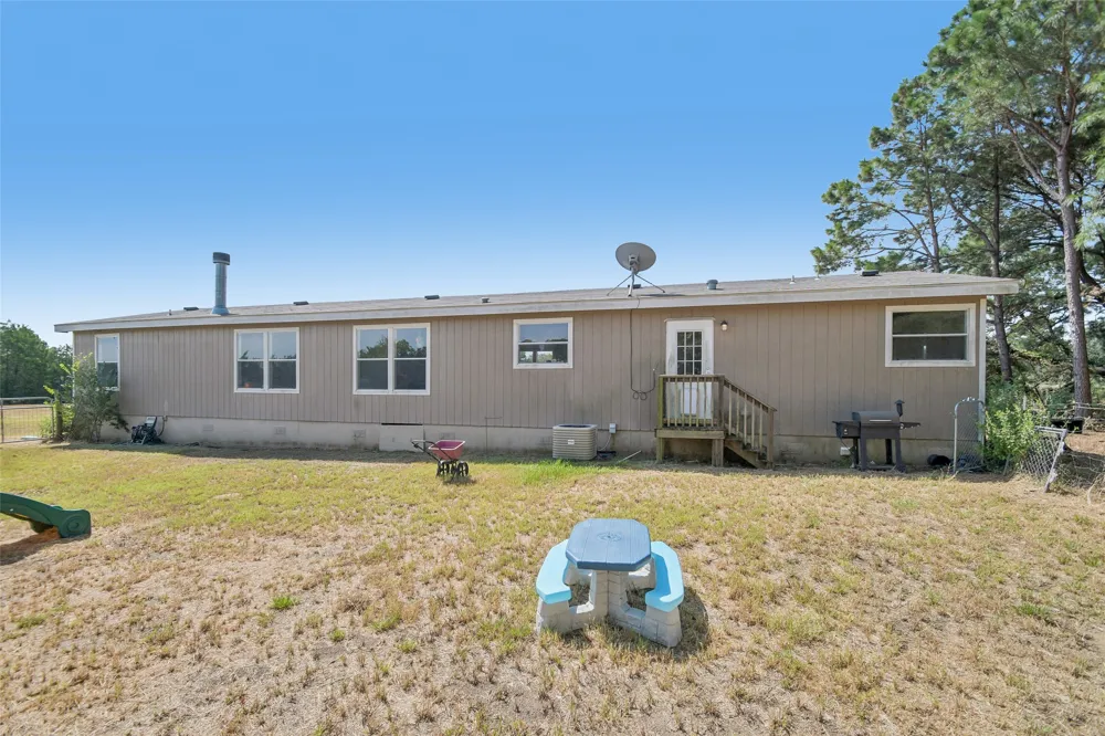 258 Pathfinders Way Smithville, TX 78957