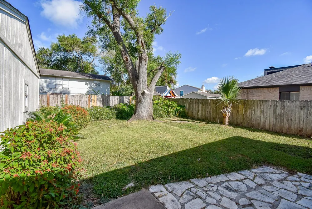 1918 Liberty Point Lane Sugar Land, TX 77478