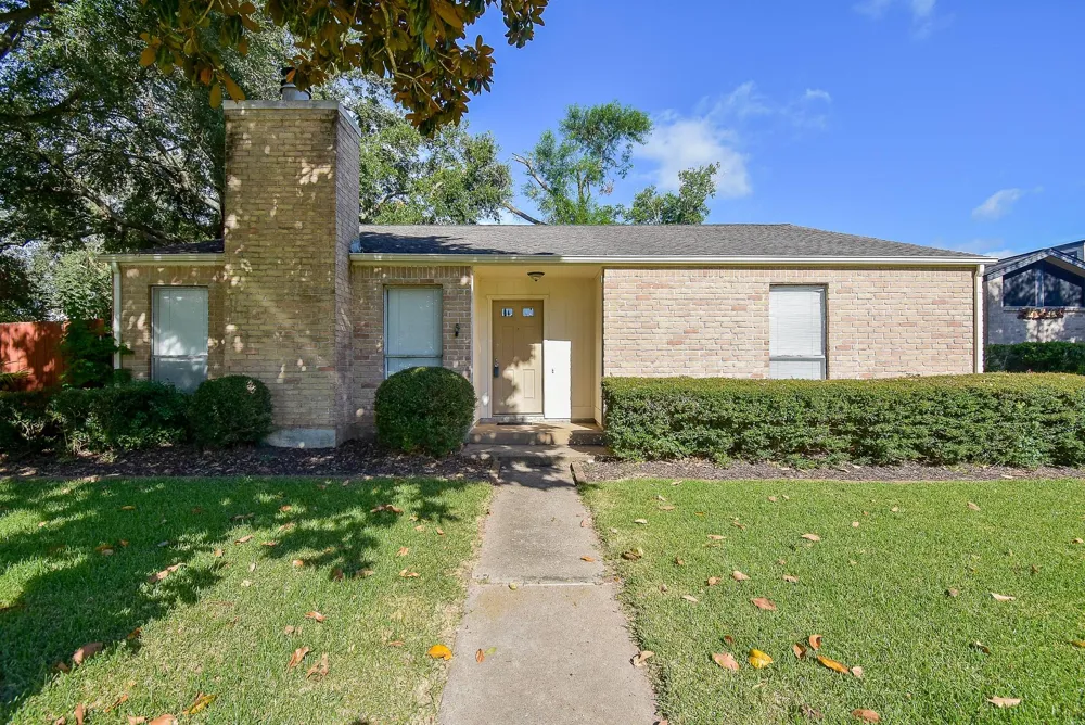 1918 Liberty Point Lane Sugar Land, TX 77478