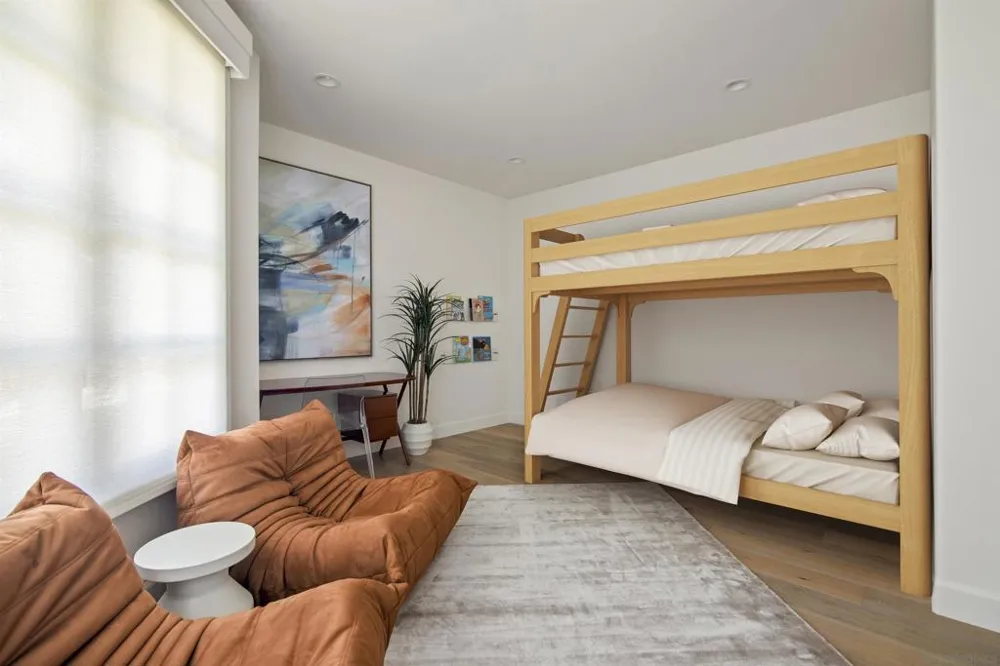 7729 Ivanhoe Avenue La Jolla, CA 92037