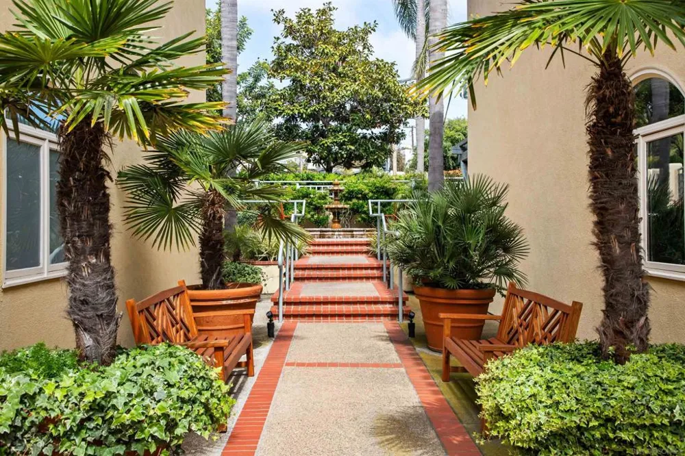 7729 Ivanhoe Avenue La Jolla, CA 92037