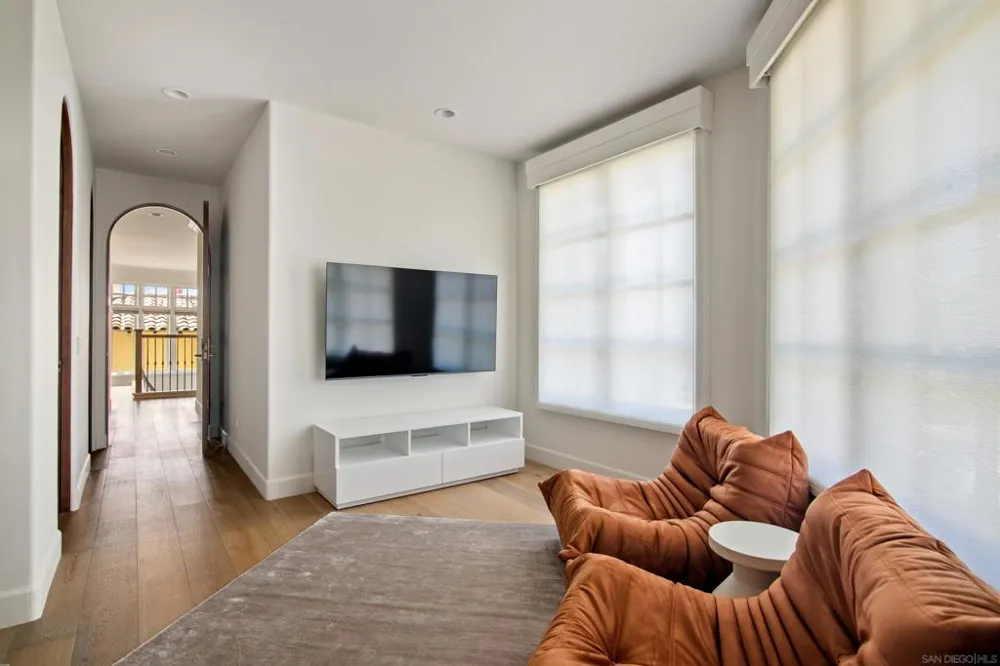7729 Ivanhoe Avenue La Jolla, CA 92037