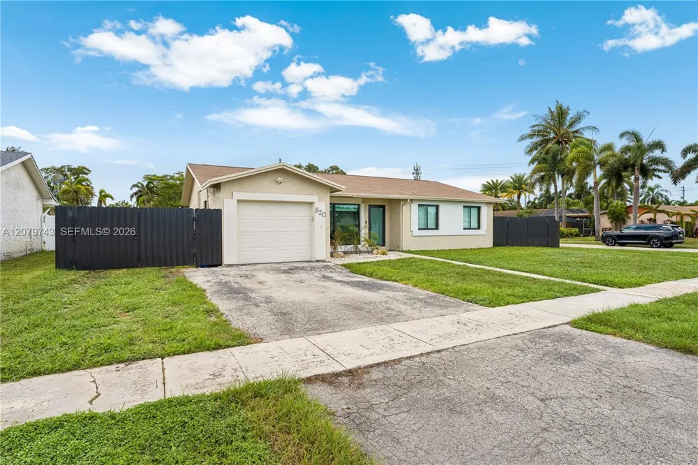 620 NW 98th Ave Pembroke Pines, FL 33024