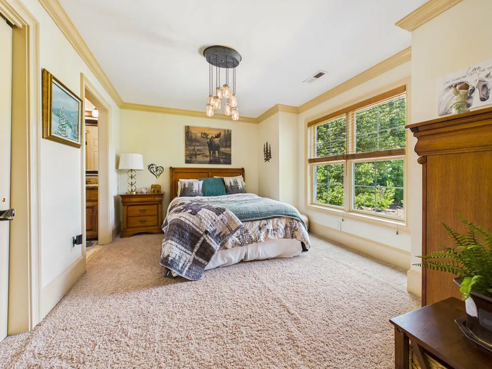476 Licklog Ridge Hayesville, NC 28904