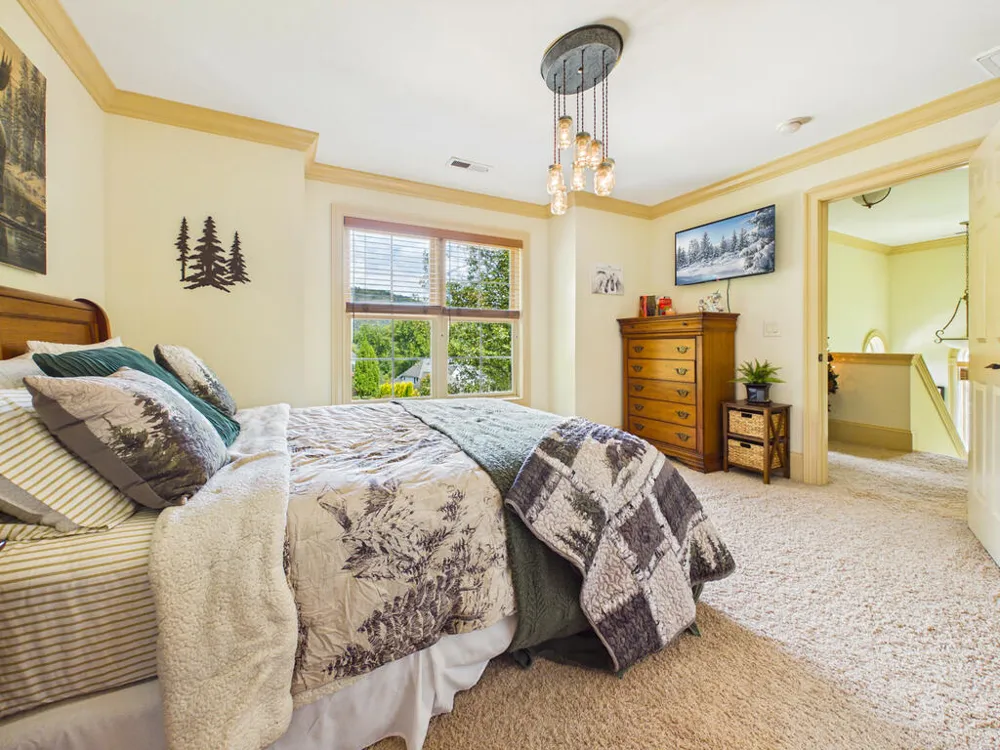476 Licklog Ridge Hayesville, NC 28904