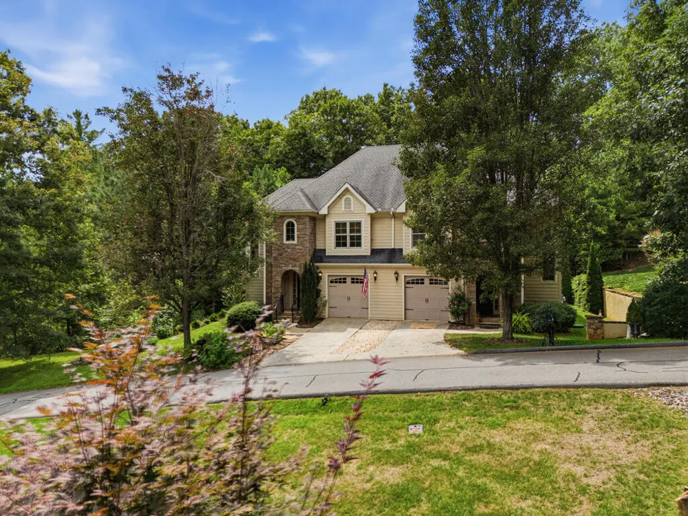 476 Licklog Ridge Hayesville, NC 28904