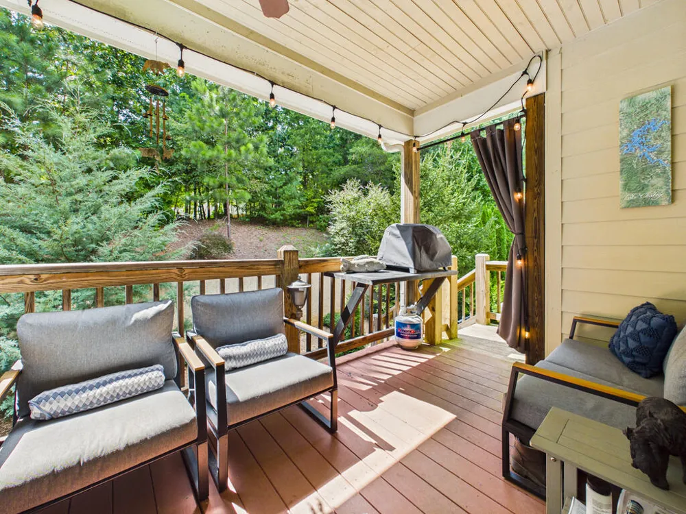 476 Licklog Ridge Hayesville, NC 28904