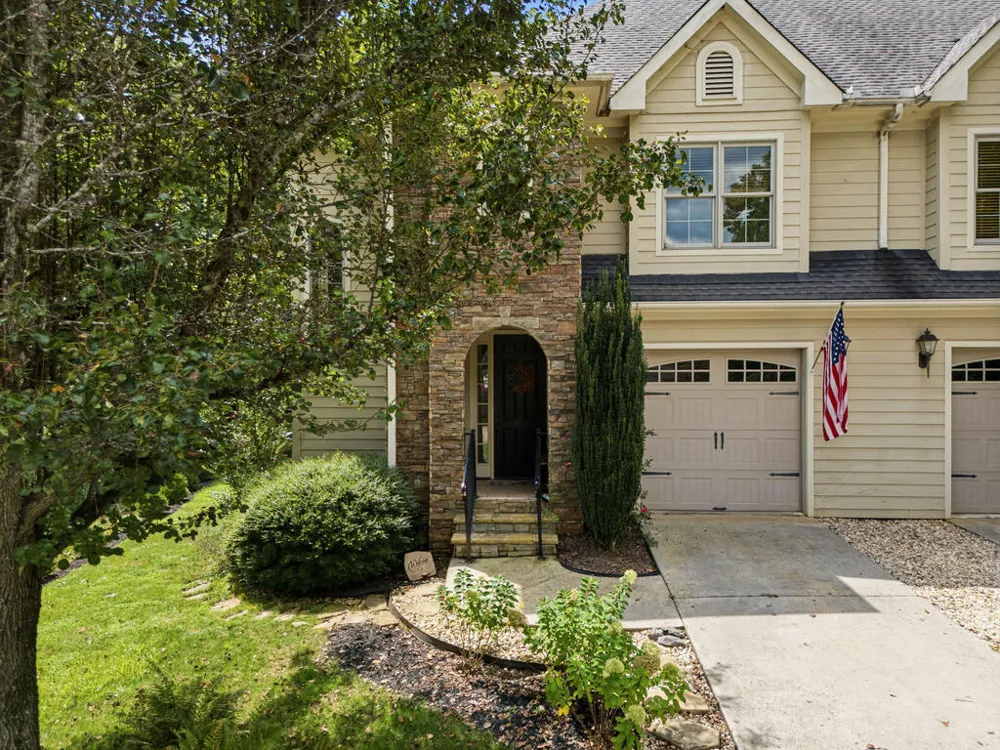 476 Licklog Ridge Hayesville, NC 28904