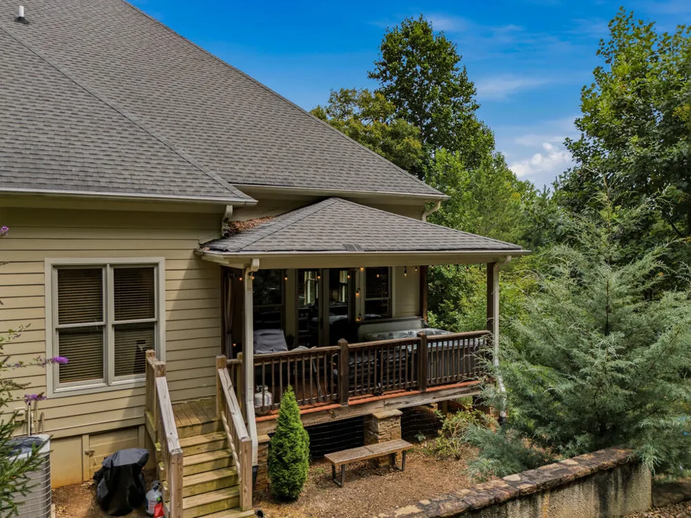 476 Licklog Ridge Hayesville, NC 28904