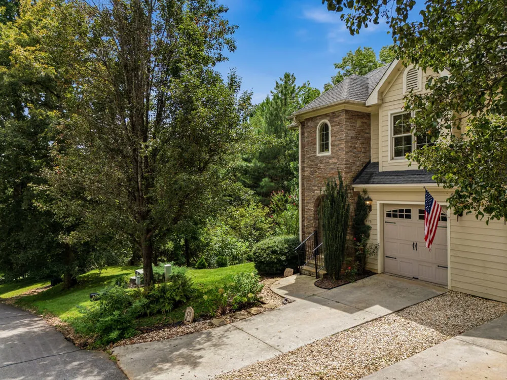 476 Licklog Ridge Hayesville, NC 28904