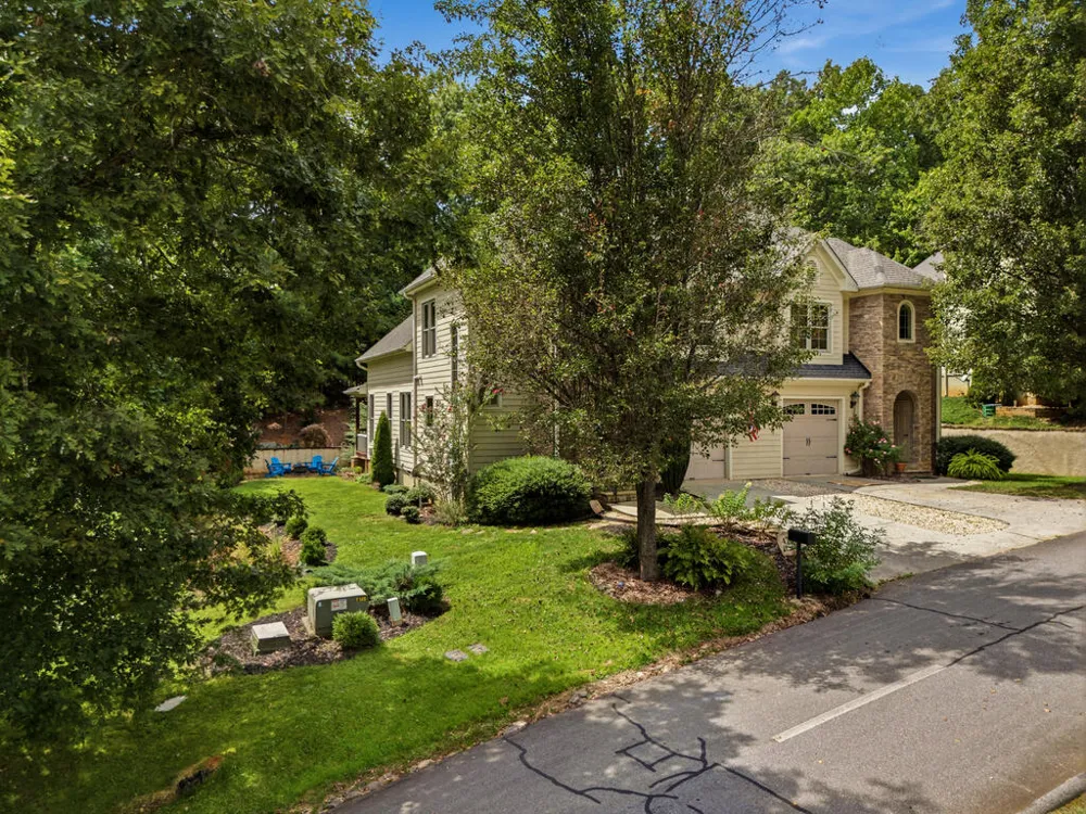 476 Licklog Ridge Hayesville, NC 28904