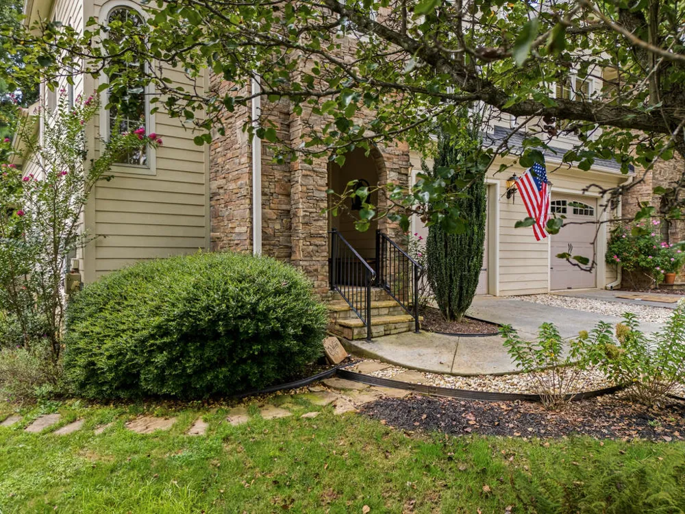 476 Licklog Ridge Hayesville, NC 28904