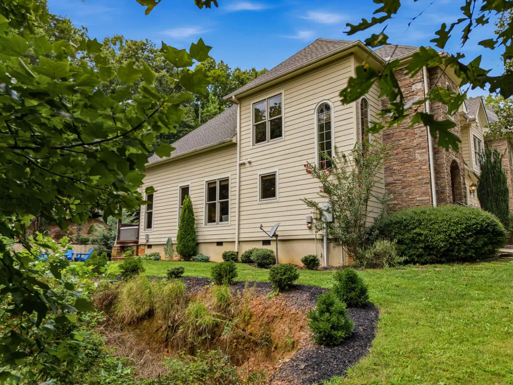 476 Licklog Ridge Hayesville, NC 28904