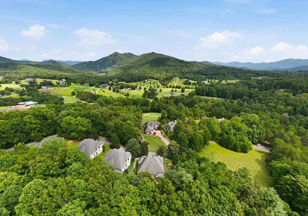 476 Licklog Ridge Hayesville, NC 28904