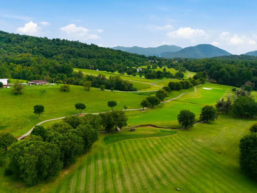 476 Licklog Ridge Hayesville, NC 28904