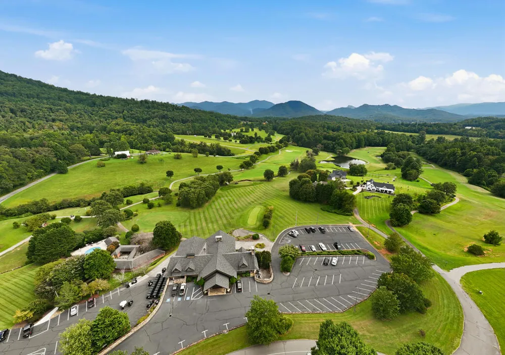 476 Licklog Ridge Hayesville, NC 28904