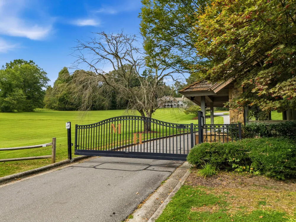 476 Licklog Ridge Hayesville, NC 28904