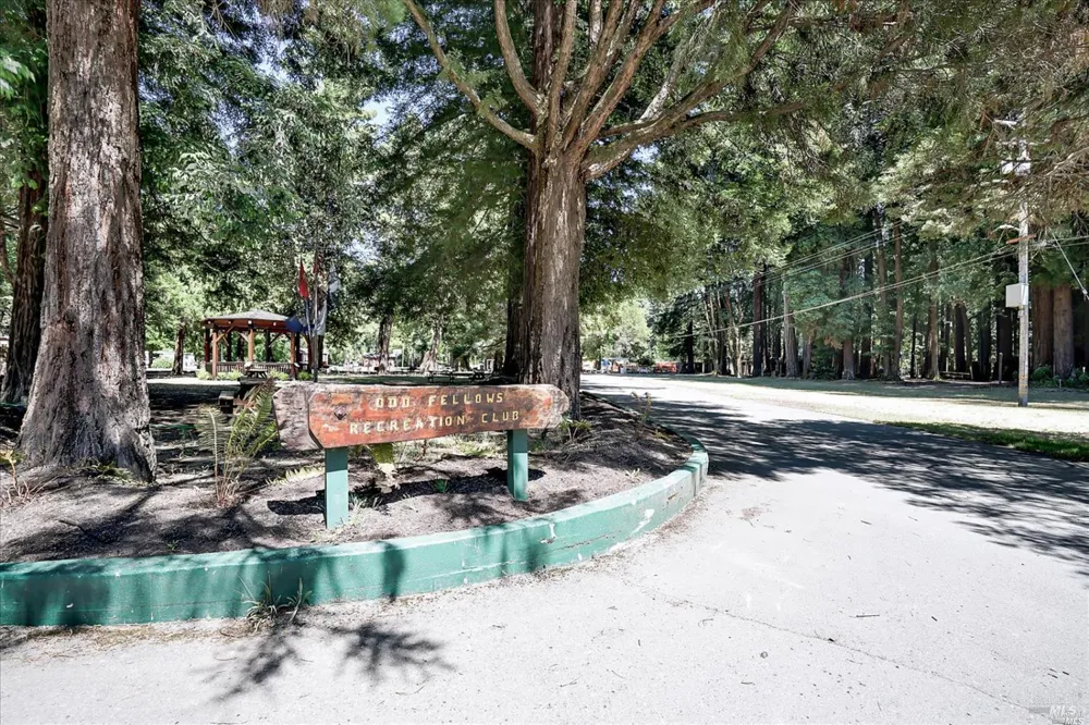 7233 Harmon Avenue Guerneville, CA 95446