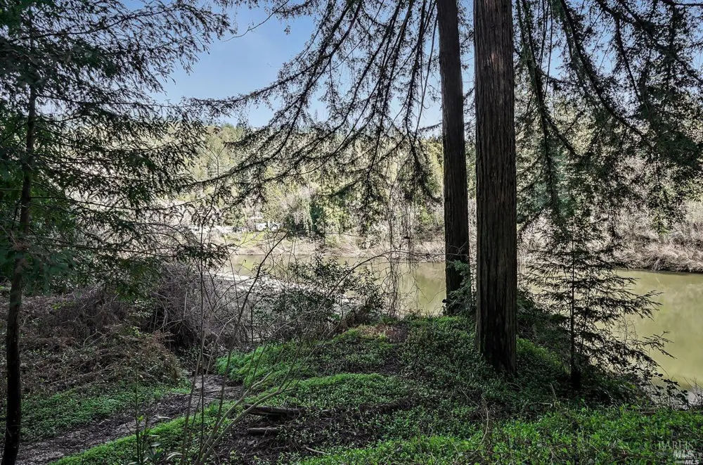 7233 Harmon Avenue Guerneville, CA 95446