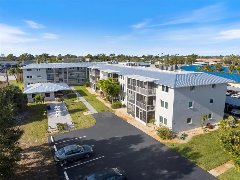 649 TAMIAMI TRAIL S #301 Venice, FL 34285