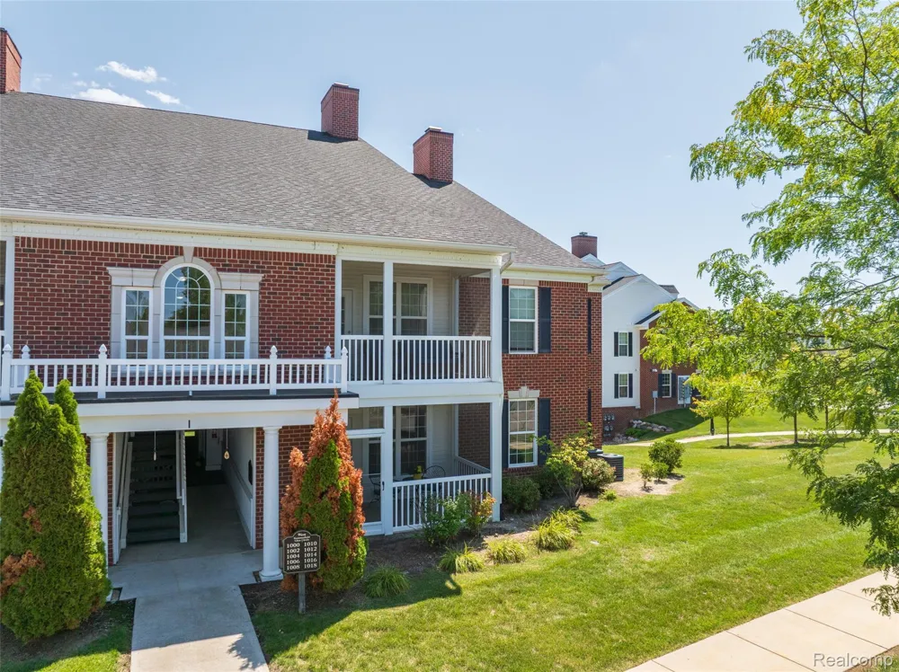 1006 W Summerfield Glen Circle Scio Township, MI 48103