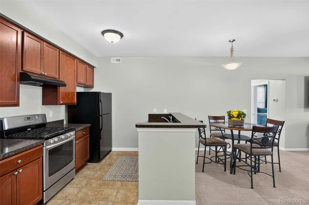 1006 W Summerfield Glen Circle Scio Township, MI 48103