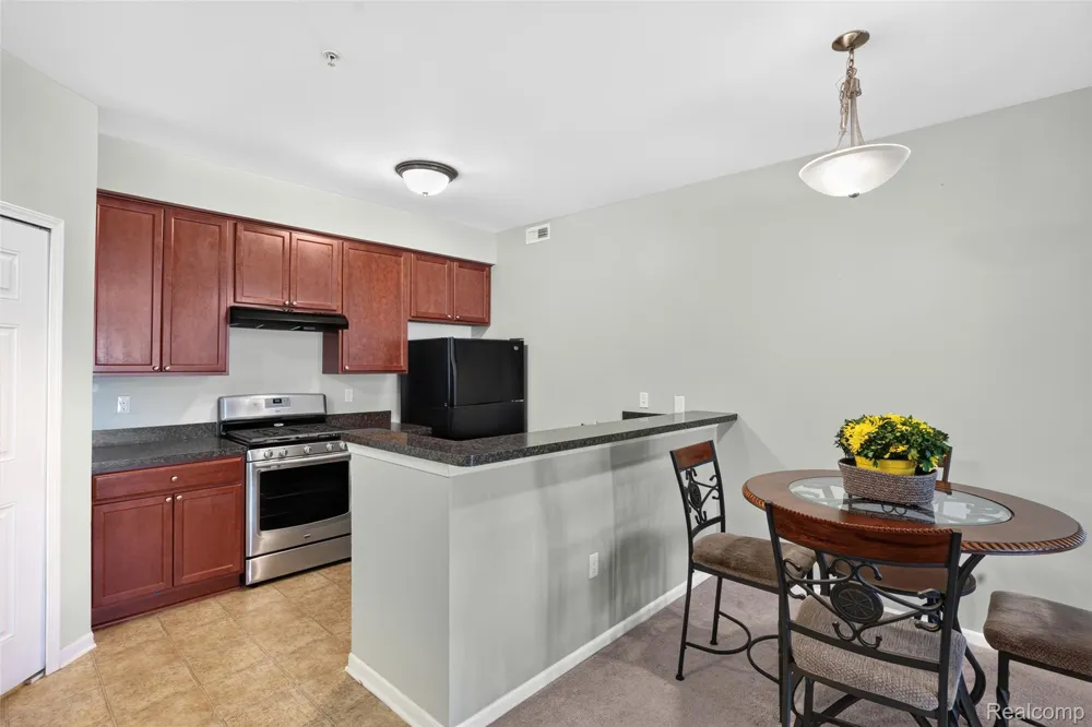 1006 W Summerfield Glen Circle Scio Township, MI 48103