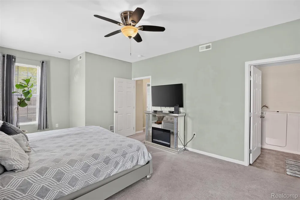 1006 W Summerfield Glen Circle Scio Township, MI 48103