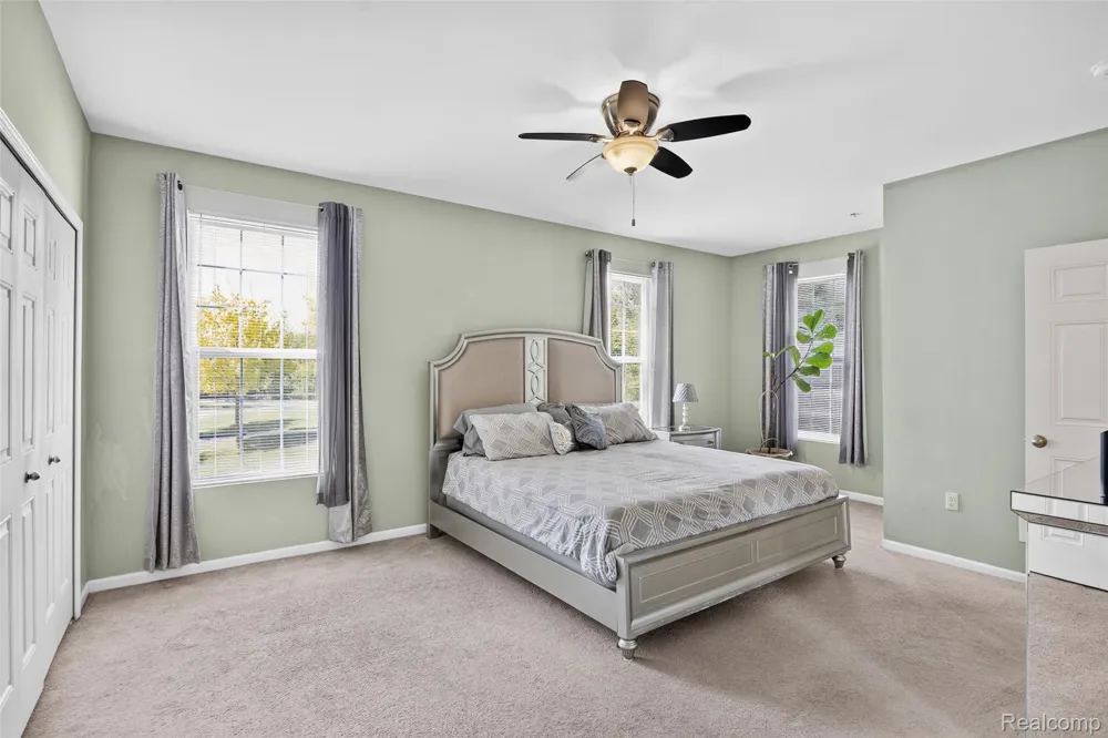 1006 W Summerfield Glen Circle Scio Township, MI 48103