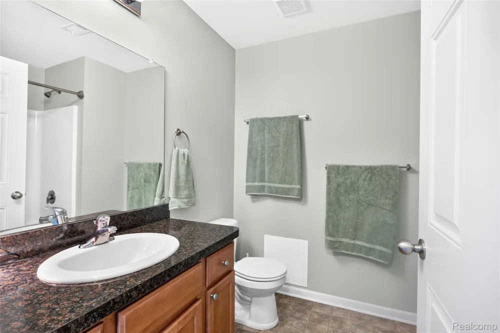 1006 W Summerfield Glen Circle Scio Township, MI 48103