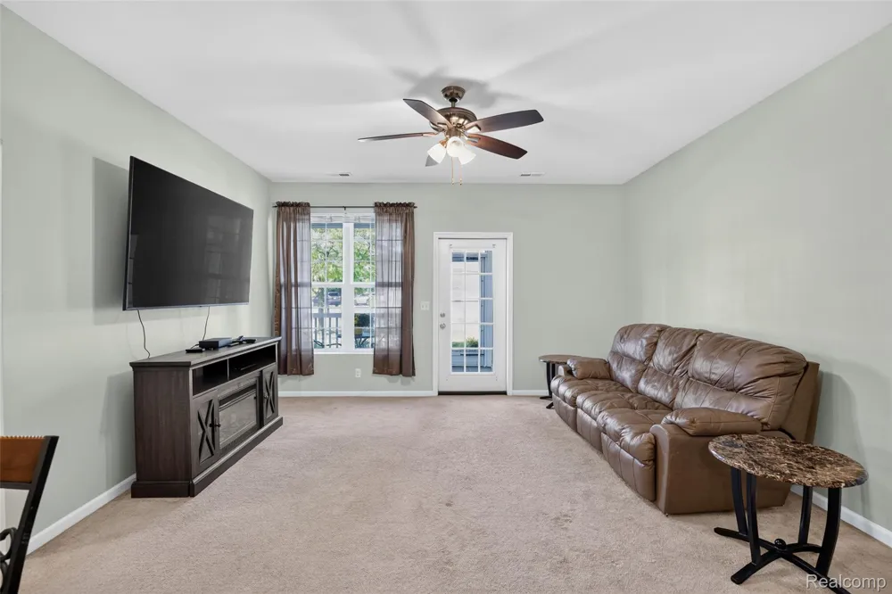 1006 W Summerfield Glen Circle Scio Township, MI 48103